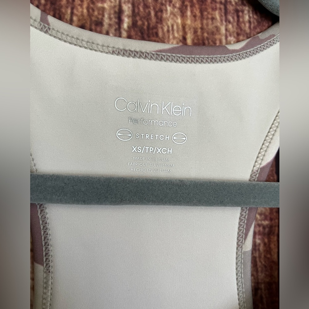 Calvin Klein Performance | NWT Camo Print Scoop Neck Crop Top - Picture 4 of 9